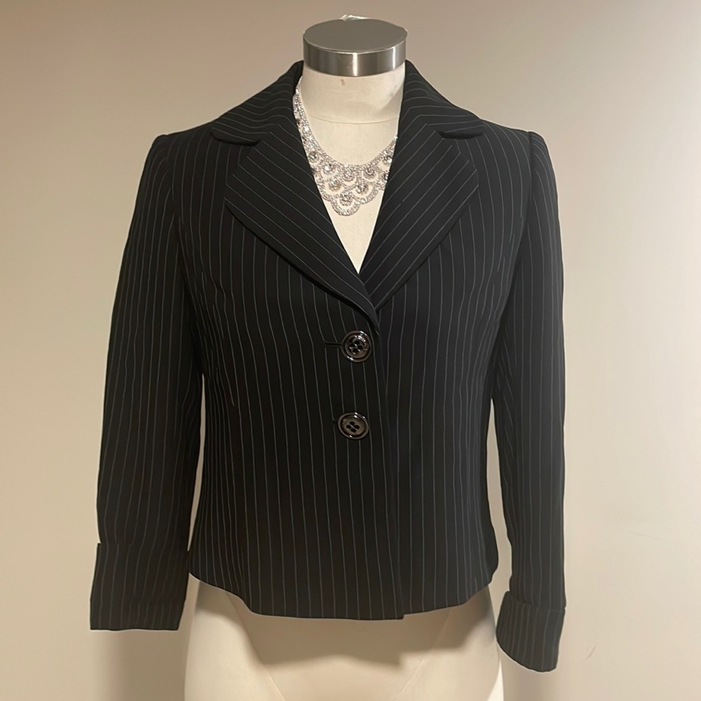 WOW stunning two button pin striped blazer